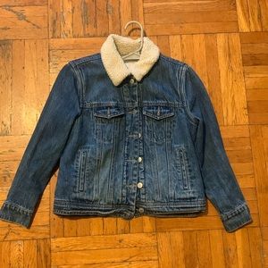 Old navy blue jeans jeans jacket with fur inside in a very good condition no rip